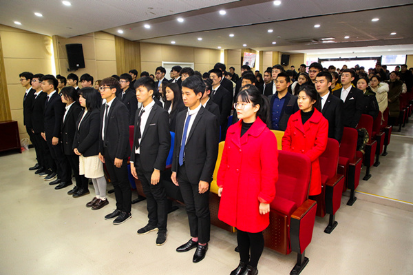 “青春不散，我們不老”——南京新華2019屆畢業(yè)典禮儀式成功舉行