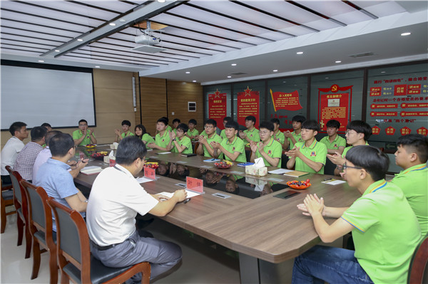 最美不過(guò)初相見(jiàn)！——南京新華2019年秋季新生見(jiàn)面會(huì)