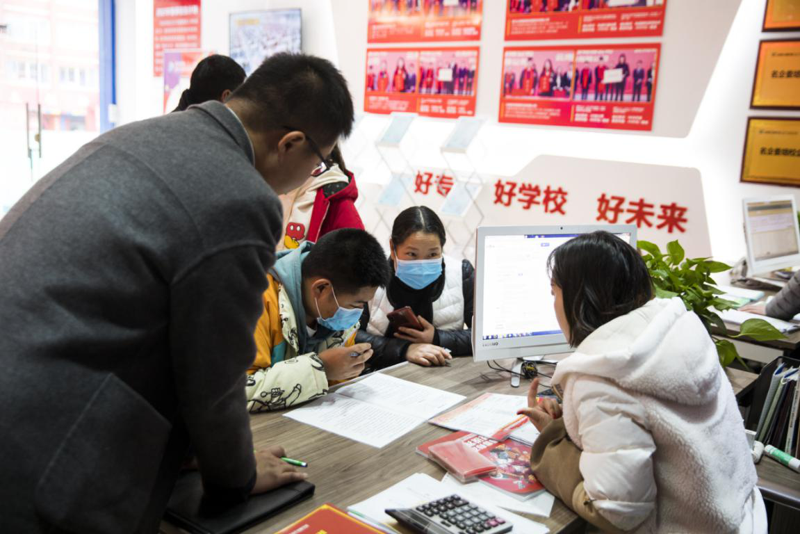 為什么總勸你來校實地考察？好學校不怕比較！