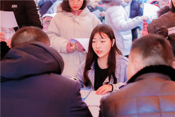 金三銀四招聘季，南新校園人才交流會(huì)為學(xué)子就業(yè)保駕護(hù)航