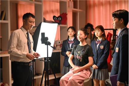 速來圍觀！知名演員直播探校，為高薪<a href=http://njxh.cn target=_blank class=infotextkey>專業(yè)</a>代言！