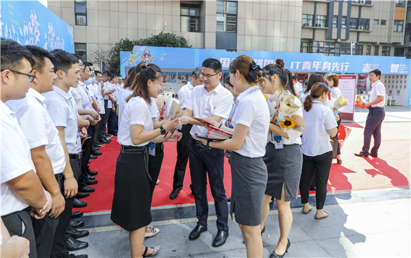 愛與責任，立德樹人丨南京新華與你一起致敬教師節(jié)