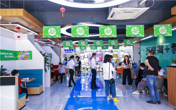 好學校成就好未來，新華電腦學校正在火熱招生中……