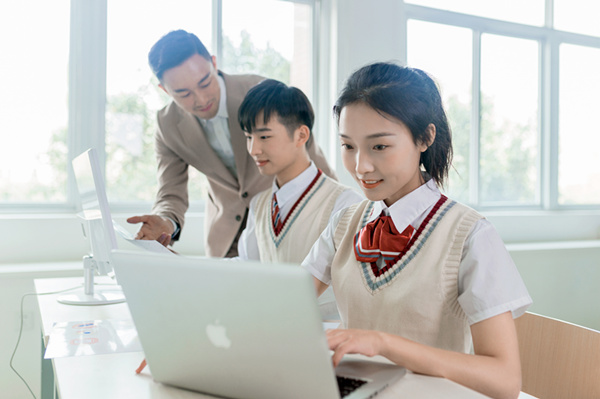 新職業(yè)“轉(zhuǎn)正”標(biāo)準(zhǔn)，互聯(lián)網(wǎng)營銷師初中畢業(yè)即可報(bào)名！