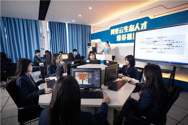 為什么國家要大力發(fā)展職業(yè)教育？