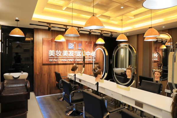 南京新華美妝專業(yè)怎么樣？就業(yè)前景好不好？